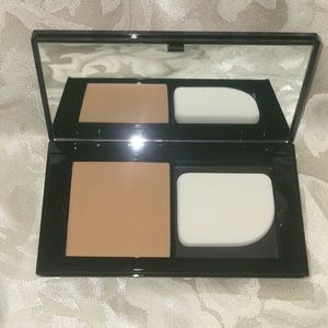MK BEIGE 2 ENDLESS PERFORMANCE CREME-TO- POWDER FOUNDATION & COMPACT